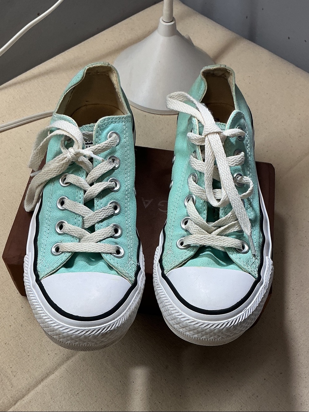 Converse Kids Low-Top Canvas Sneakers in Mint and White size 5